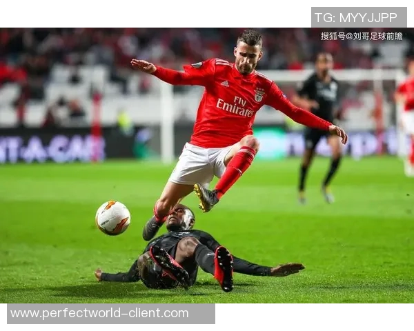 国王杯精彩对决里昂与本菲卡激战成平局补时进球引发全场狂欢 国王杯精彩对决里昂与本菲卡激战成平局补时进球引发全场狂欢