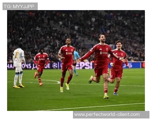 德甲激战：那不勒斯大胜利物浦乌龙球引发争议与全场沸腾