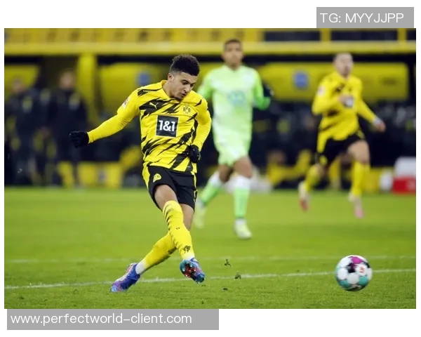 中超激战：多特蒙德险胜曼联全场沸腾数据分析揭示精彩瞬间